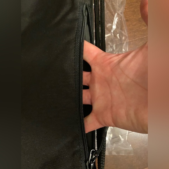 NWT Adidas drawstring bag - Picture 4 of 5